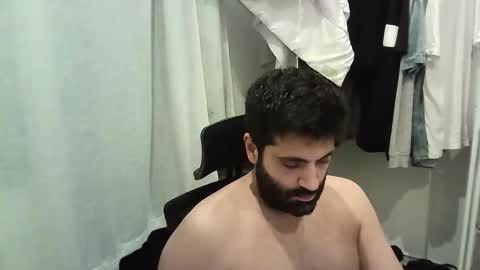 italianboybcn online show from September 18, 2025, 9:28 pm