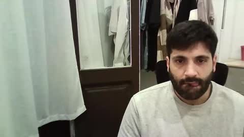 italianboybcn online show from November 16, 2025, 9:20 pm