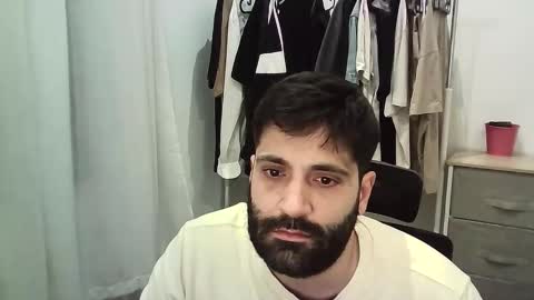 italianboybcn online show from January 7, 2026, 6:21 pm