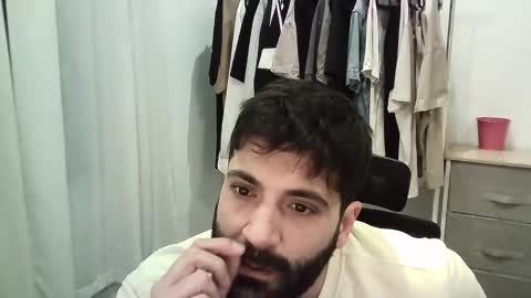 italianboybcn online show from January 9, 2026, 6:38 am