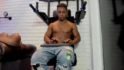 Italo Moore online show from October 26, 2025, 1:50 pm