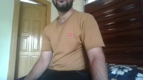 its_me_2323 online show from May 3, 2026, 5:35 am