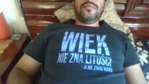 its_me_2323 online show from May 17, 2026, 4:43 am