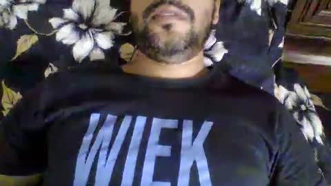 its_me_2323 online show from May 21, 2026, 5:03 am