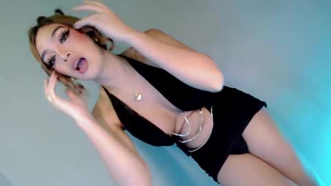 Pixie online show from February 15, 2025, 10:52 pm