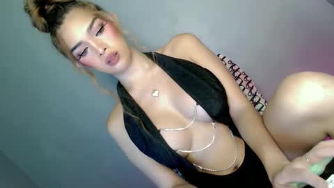 Pixie online show from February 25, 2025, 4:24 am