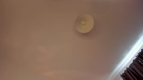 Isabella online show from April 20, 2026, 11:24 am