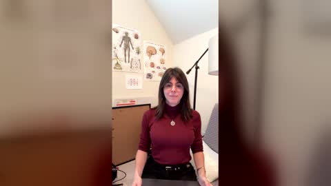 itschloelaurent online show from May 3, 2026, 8:04 pm