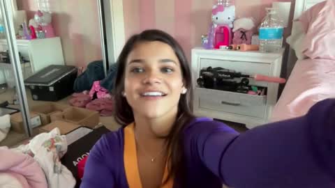 itsdaisypink online show from April 10, 2026, 11:31 pm