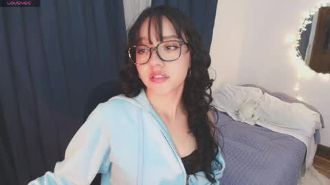 Snapshot of itsliaa chatting on May 9, 2026, 11:32 pm LIA online show from May 9, 2026, 11:32 pm