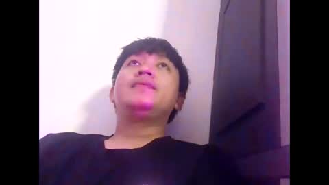 Snapshot of itsme_berniexx chatting on December 8, 2024, 7:37 am ask me online show from December 8, 2024, 7:37 am