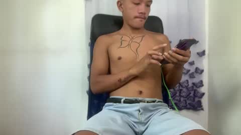 Snapshot of itsme_urboy chatting on May 4, 2026, 1:12 am itsme_urboy online show from May 4, 2026, 1:12 am