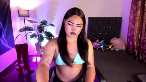 Siana online show from April 9, 2026, 2:22 am