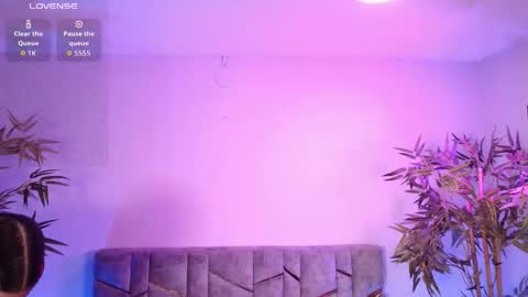 itsmroom online show from November 24, 2025, 1:11 pm