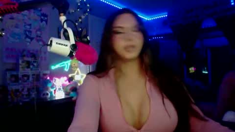 Nicki Foxx online show from November 7, 2025, 2:22 am