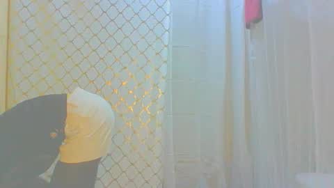 Queen blacq online show from October 20, 2025, 6:41 pm