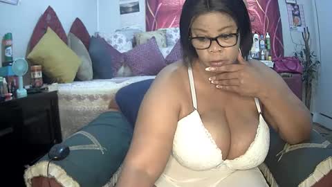 itumeleng74 online show from February 8, 2025, 4:04 pm