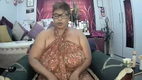 itumeleng74 online show from February 15, 2025, 5:09 am