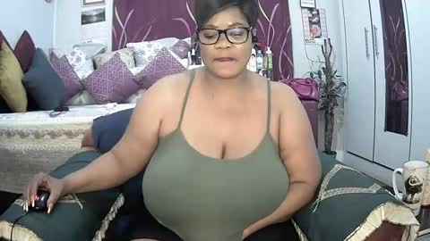 itumeleng74 online show from February 17, 2025, 10:58 pm