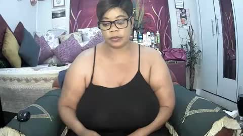 itumeleng74 online show from February 18, 2025, 3:43 pm