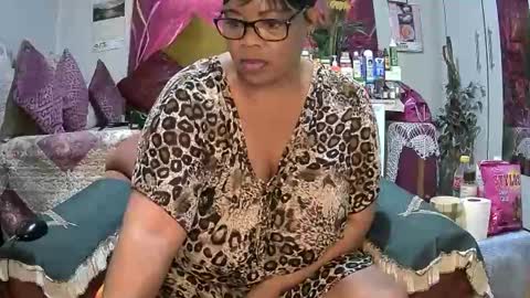 itumeleng74 online show from September 23, 2025, 5:43 am