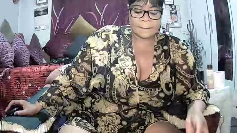 itumeleng74 online show from November 2, 2025, 7:27 pm