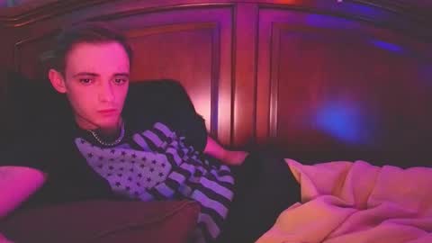 itzd123 online show from April 10, 2026, 6:18 am