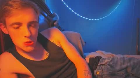 itzd123 online show from April 25, 2026, 8:06 am