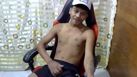 Snapshot of itzme_jhonfred chatting on March 2, 2026, 6:15 pm Jhonfred online show from March 2, 2026, 6:15 pm