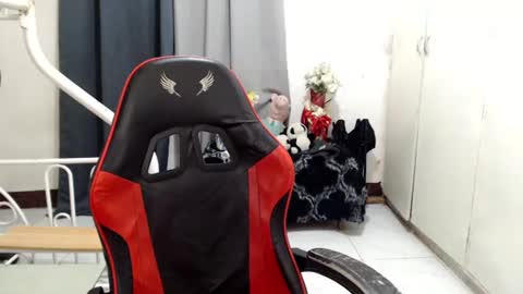 Snapshot of itzme_jhonfred chatting on June 26, 2026, 3:27 pm Jhonfred online show from June 26, 2026, 3:27 pm