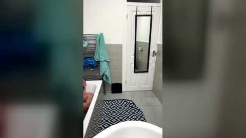 iuri1990 online show from February 15, 2026, 9:41 am