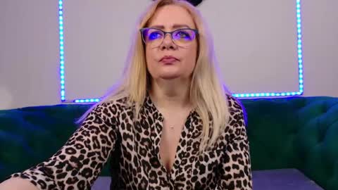 Snapshot of ivanacharm chatting on June 17, 2026, 3:20 am ivanacharm online show from June 17, 2026, 3:20 am