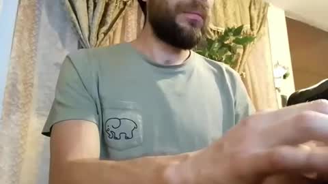 Snapshot of ivanchelon chatting on March 2, 2025, 5:44 am Vanchi online show from March 2, 2025, 5:44 am