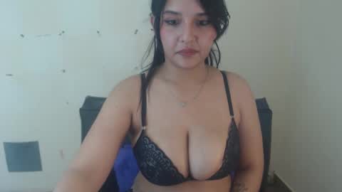 Snapshot of ivanna_rami chatting on February 18, 2025, 2:16 am Ivanna online show from February 18, 2025, 2:16 am
