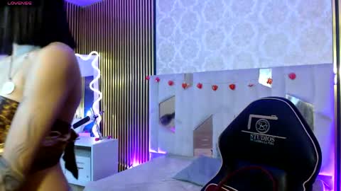ivanna_tay1 online show from May 27, 2026, 1:57 am