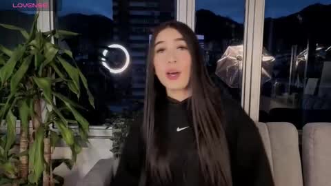 Ivanna West online show from September 18, 2025, 10:39 am