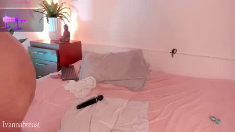 Snapshot of ivannabreastoficial chatting on February 6, 2025, 2:33 am Ivannabreast online show from February 6, 2025, 2:33 am