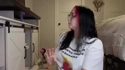 ivey jade online show from November 18, 2025, 4:06 am