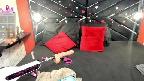 Ivis  online show from April 4, 2026, 12:57 pm