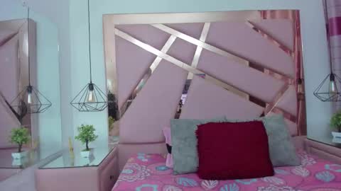 IvonJanice online show from November 29, 2025, 1:36 pm