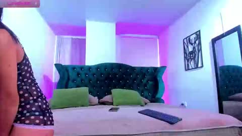 Ivonny online show from November 4, 2025, 12:26 pm