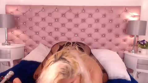 IvonnyBon online show from January 8, 2026, 3:31 am