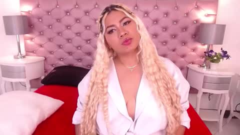 Snapshot of ivonnybon chatting on February 3, 2026, 3:48 am IvonnyBon online show from February 3, 2026, 3:48 am