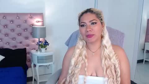 Snapshot of ivonnybon chatting on February 6, 2026, 3:11 am IvonnyBon online show from February 6, 2026, 3:11 am