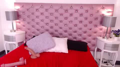 Snapshot of ivonnybon chatting on February 24, 2026, 3:26 am IvonnyBon online show from February 24, 2026, 3:26 am