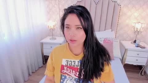 Snapshot of ivonnylee_21 chatting on April 3, 2026, 12:47 pm Ivonny Lee online show from April 3, 2026, 12:47 pm