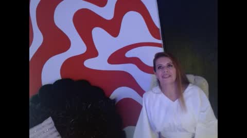 ivory_mistress online show from May 7, 2026, 1:27 pm