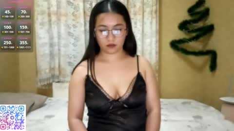 Snapshot of ivory_vibe chatting on January 13, 2026, 1:27 pm Hey EveryoneIm ElzaGlad to see you in my room online show from January 13, 2026, 1:27 pm
