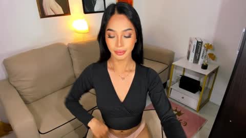 kirstenelsie online show from January 4, 2025, 9:43 am