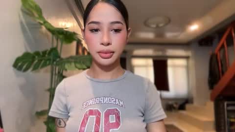 kirstenelsie online show from March 9, 2026, 1:09 am